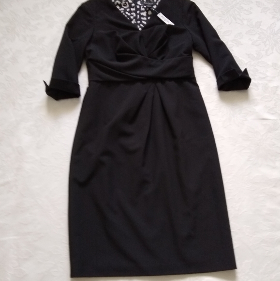 New🎀 WHBM v-neck twist bodice crepe black cocktail dress
